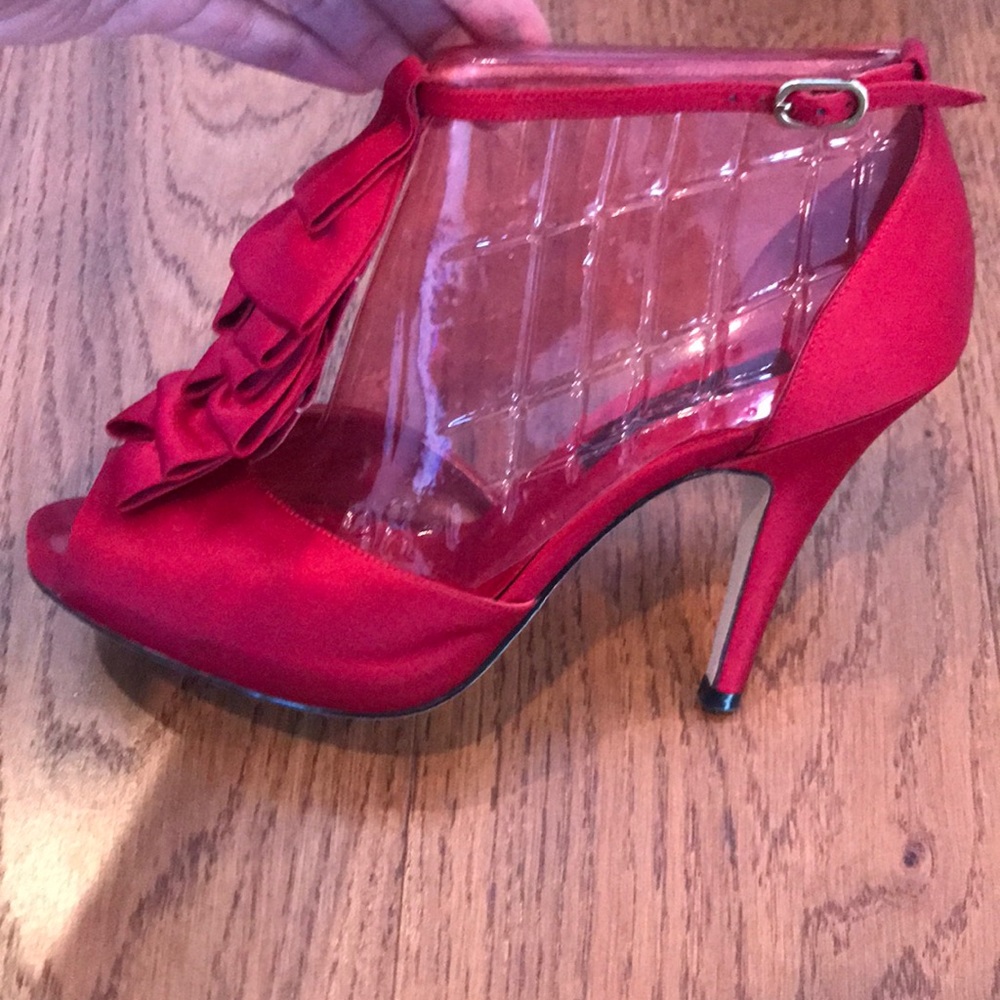 Satin Red Shoes/Sandals - Picture 3 of 5